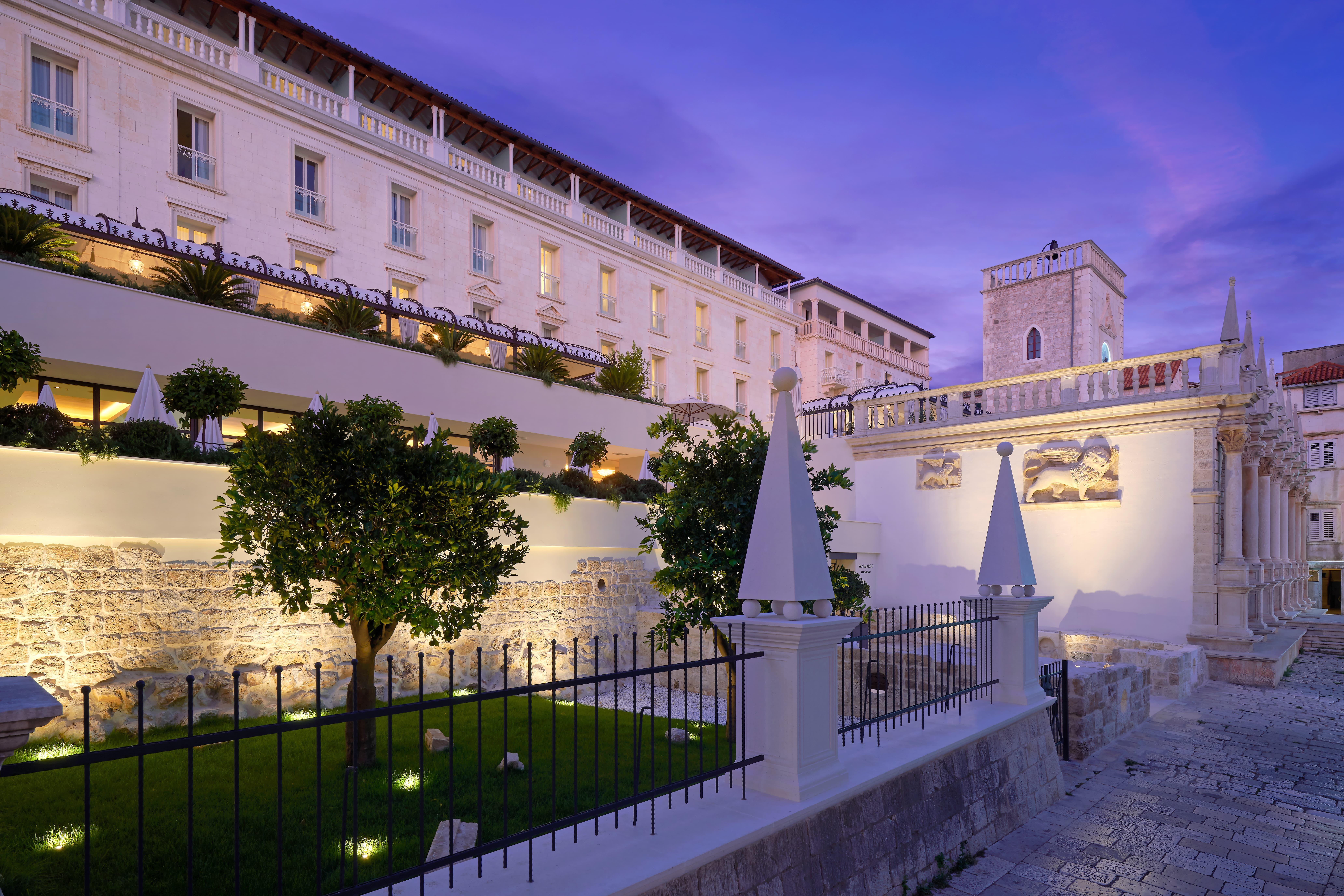 Palace Elisabeth, Hvar Heritage Hotel - The Leading Hotels Of The World Хвар Экстерьер фото